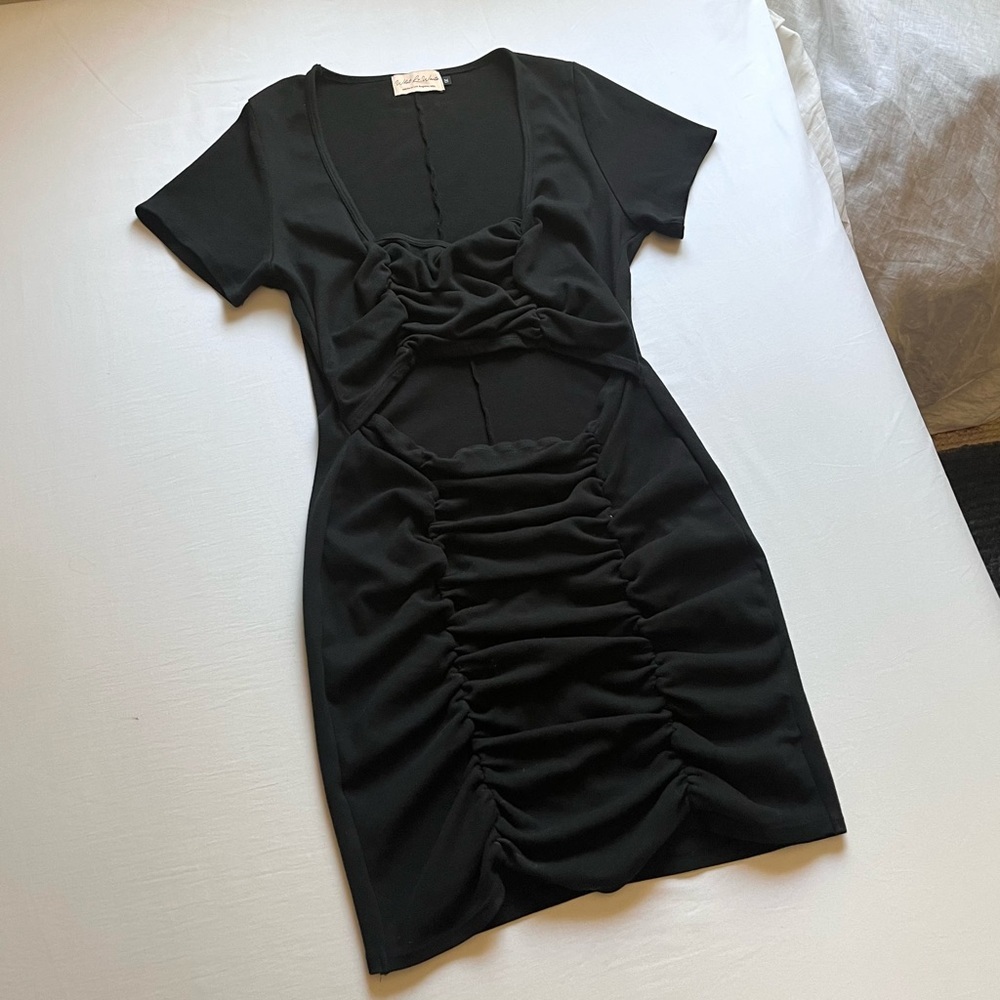 WHAT LO WANTS black ruched knit cutout short‎ sleeve bodycon mini dress